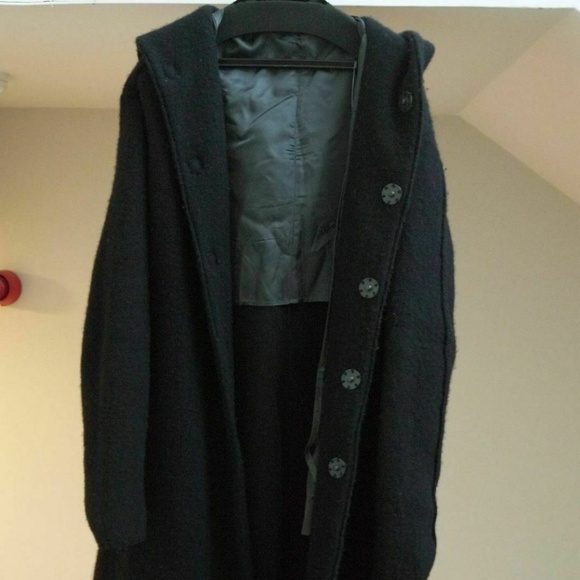 The Viridi-Anne Long hooded woolen knitted coat